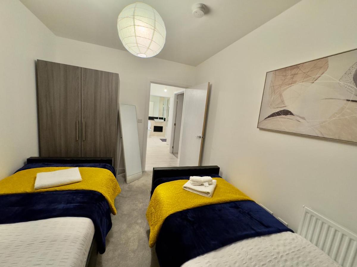 3bedroom, 2bathroom, Balcony,luxury Flat Westfield *