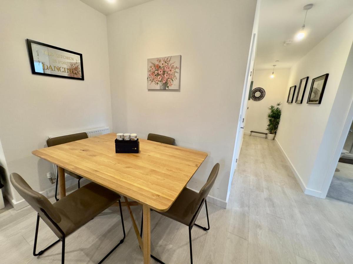 3bedroom, 2bathroom, Balcony,luxury Flat Westfield Apartamento *