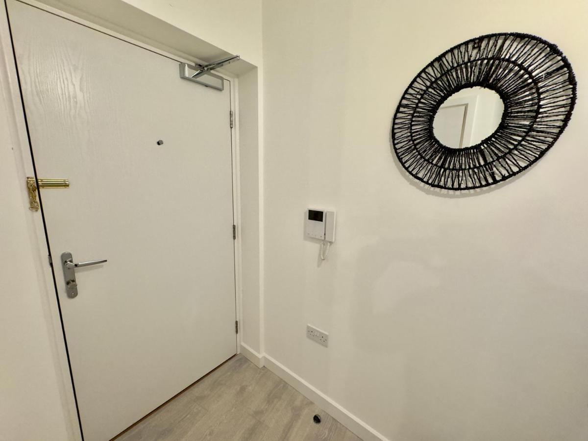 Apartamento 3bedroom, 2bathroom, Balcony,luxury Flat Westfield *