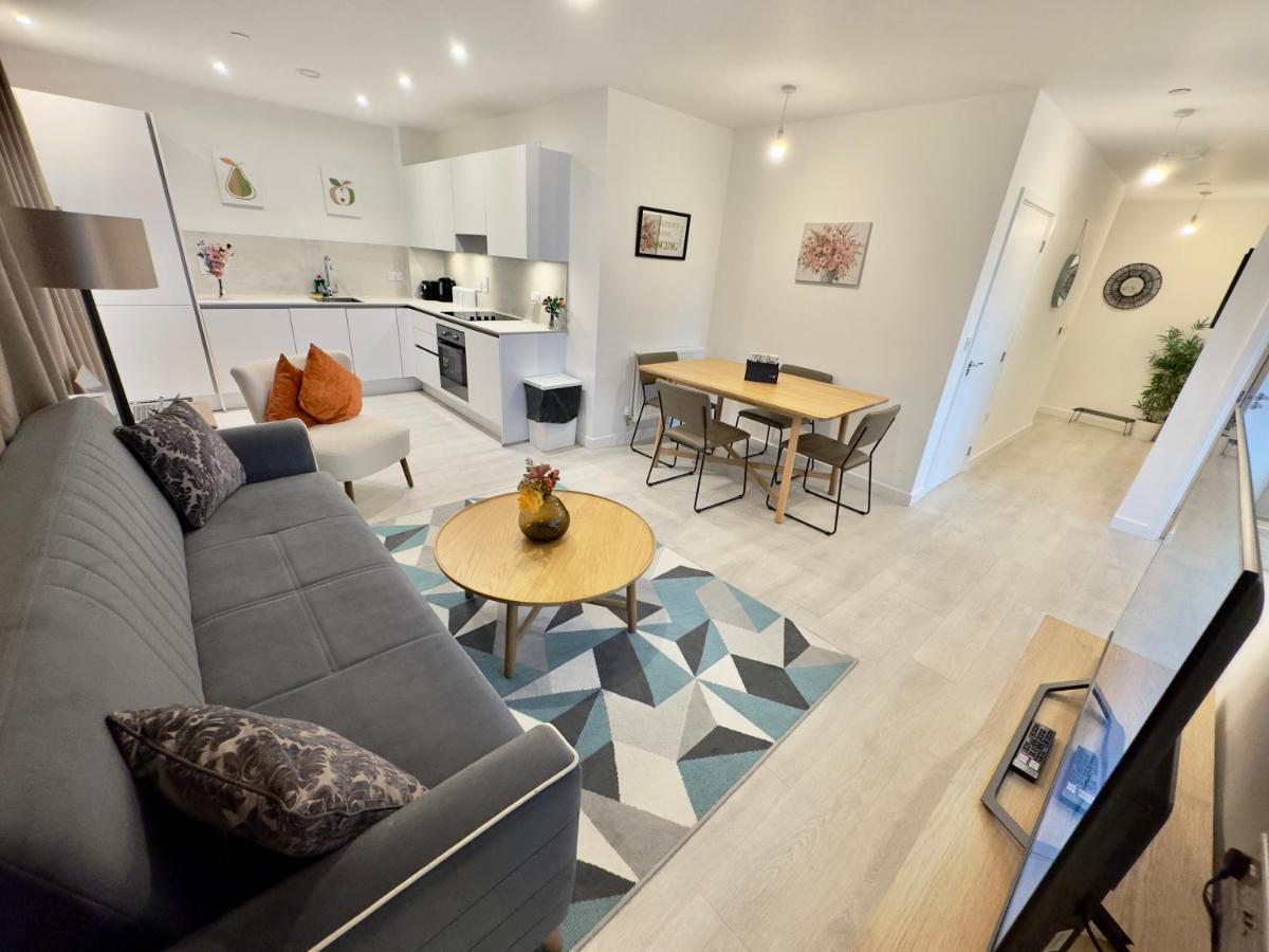 3bedroom, 2bathroom, Balcony,luxury Flat Westfield Londres