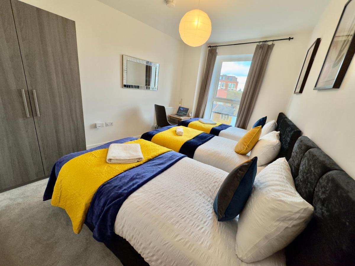 3bedroom, 2bathroom, Balcony,luxury Flat Westfield * Londres