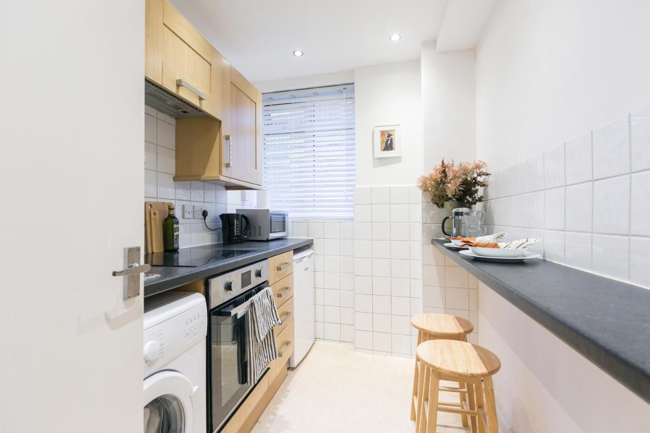 Perfectly Located 1 Bed Above Tube Station *
