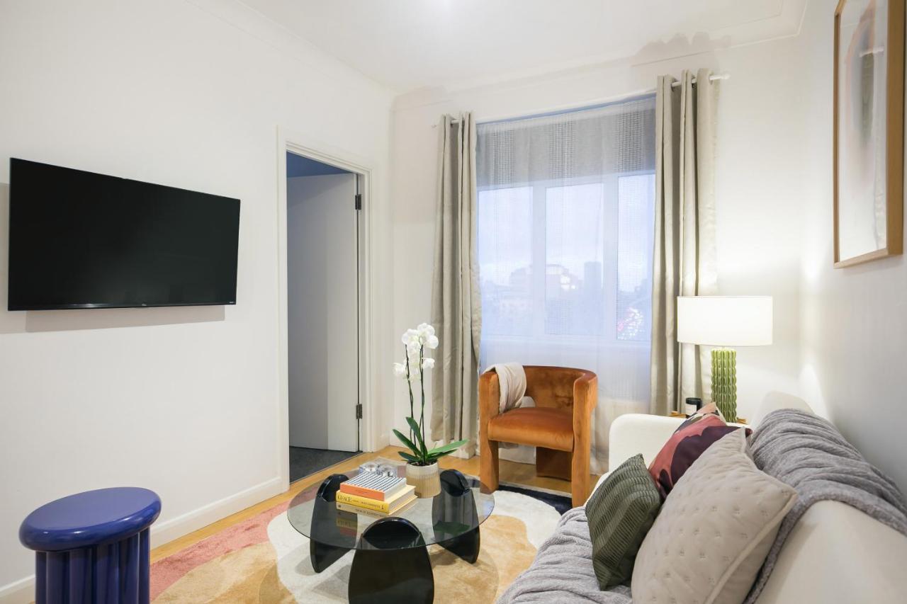 Appartement Perfectly Located 1 Bed Above Tube Station
