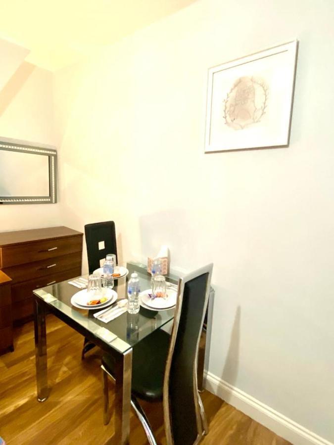 Stylish One Bed Studio Paddington Station In Central