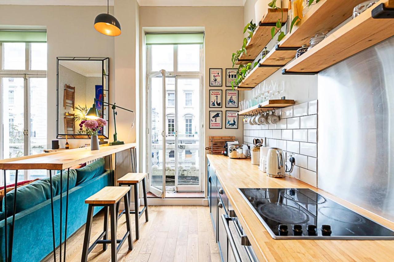 Apartment Beautiful Two Bedroom Abode Near Victoria