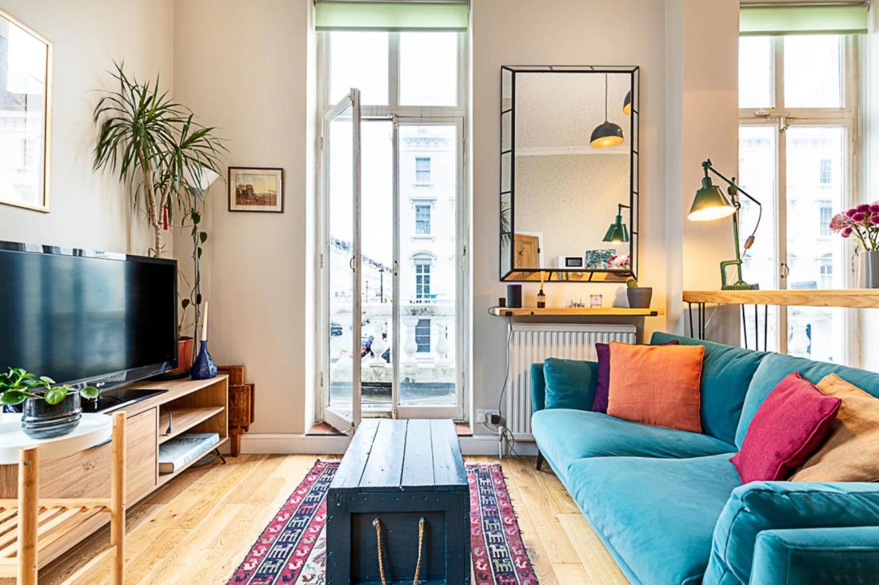 Apartment Beautiful Two Bedroom Abode Near Victoria London
