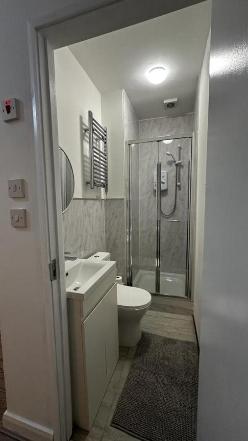 Wandsworth Guest 64 London