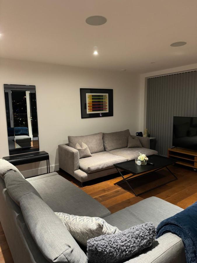 2 Bed 2 Bath - Amazing Views Of And River Thames Appartement *