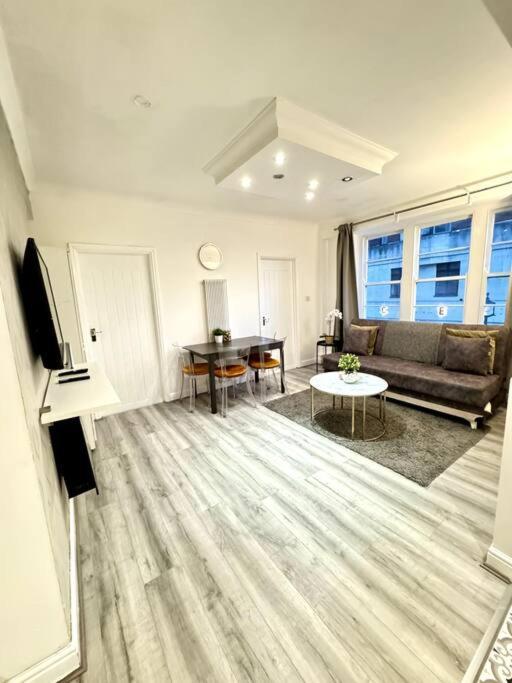 Centrally-located Gem In Marble Arch,