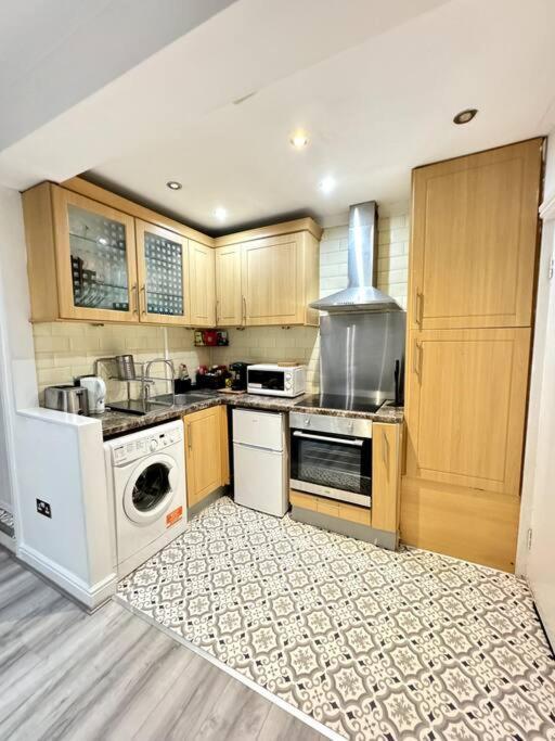 Centrally-located Gem In Marble Arch, * London