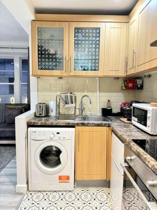 Apartment Centrally-located Gem In Marble Arch, London