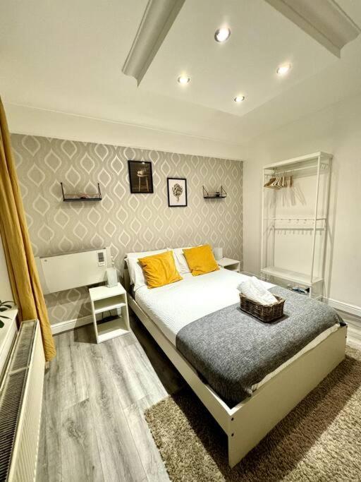 Centrally-located Gem In Marble Arch, * London