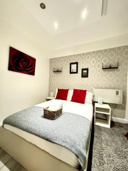 Apartment Centrally-located Gem In Marble Arch,