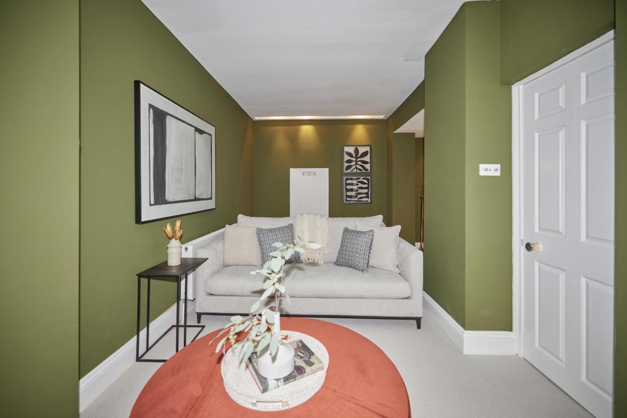The Hyde Park Scenery - Elegant 4bdr House With Study Appartement *