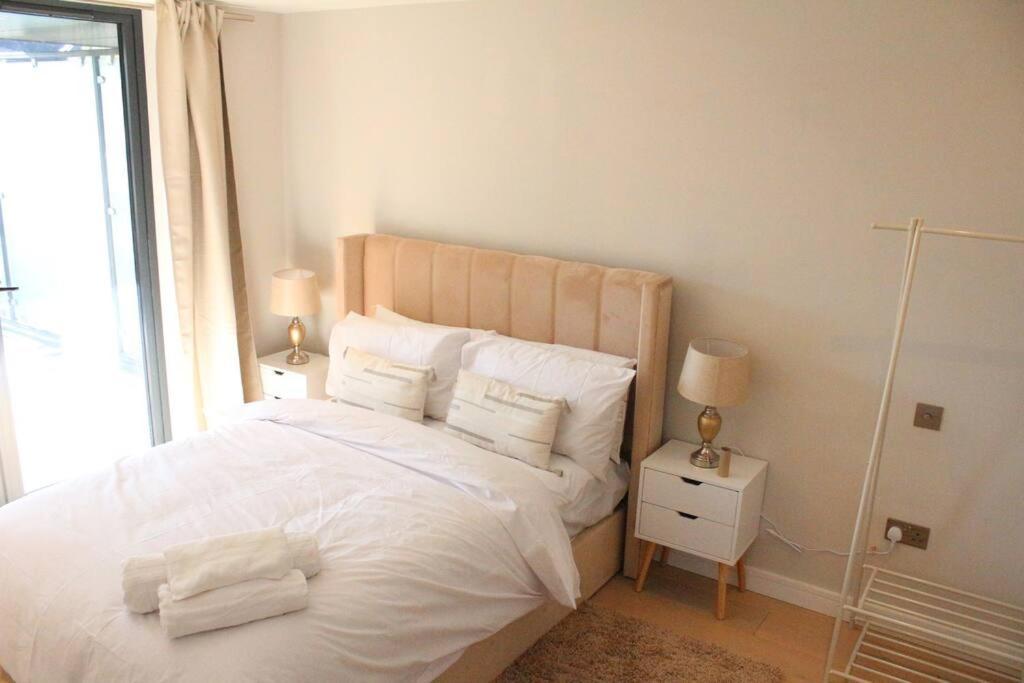 Spacious 2br With Terrance