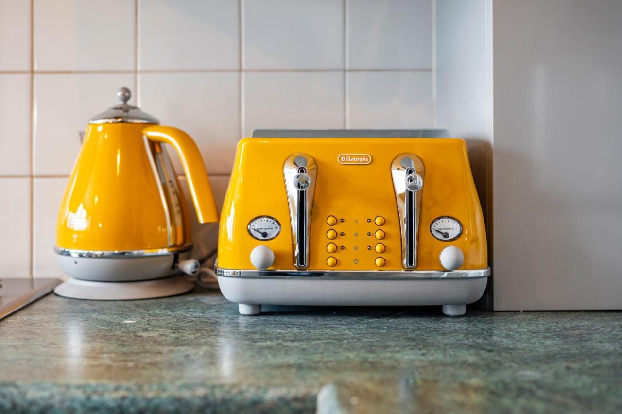Lovely 4 Bedroom Flat In Wandsworth- Apartamento *