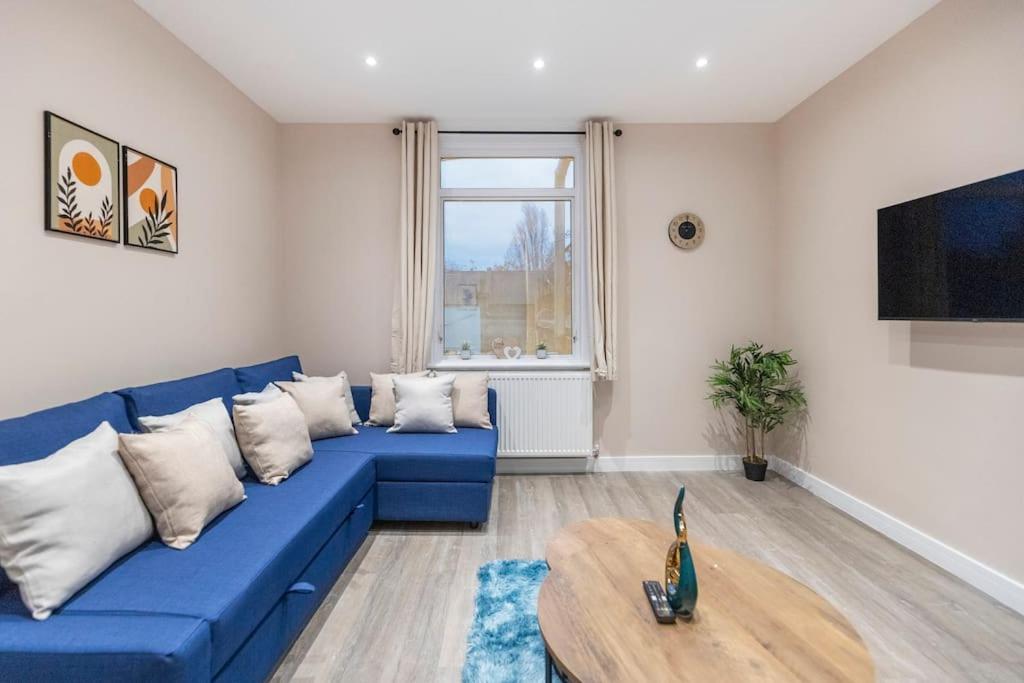 Apartamento Convenient Spacious House Next Seven Sisters Station Londres