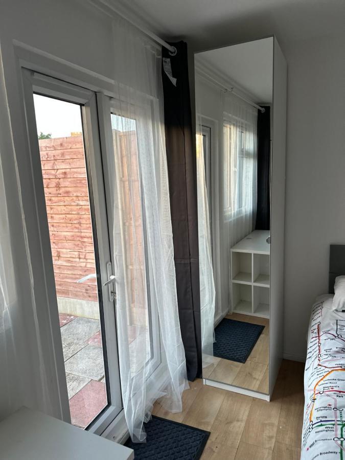 Self-contained En-suite Very Close To Wembley Stadium * Londres