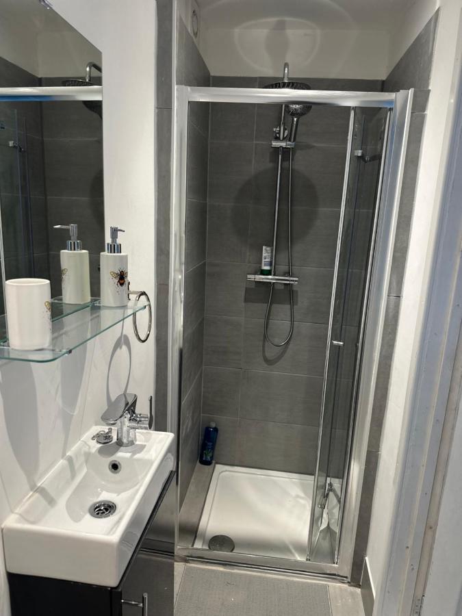 Self-contained En-suite Very Close To Wembley Stadium Gasthuis