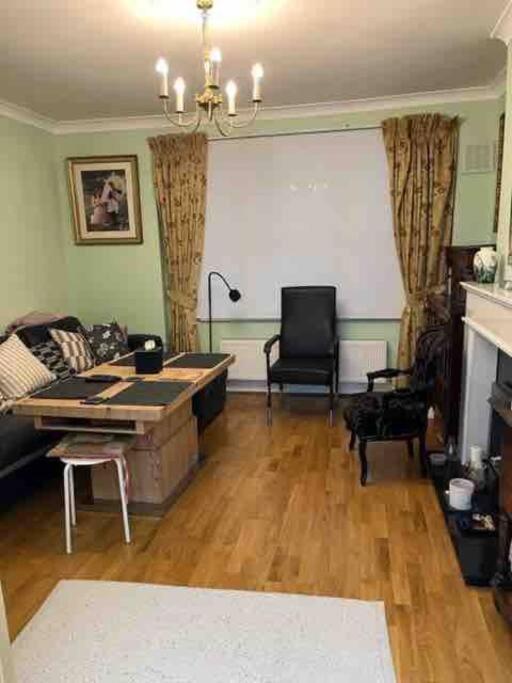 Apartamento Kensington With 2 Bedrooms 1 Living And Patio *
