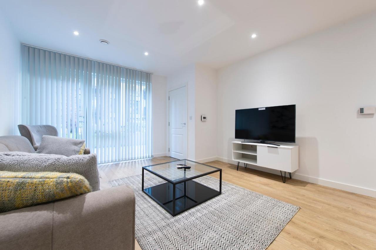 Stunning Luxury 2 Bedroom Appartement *