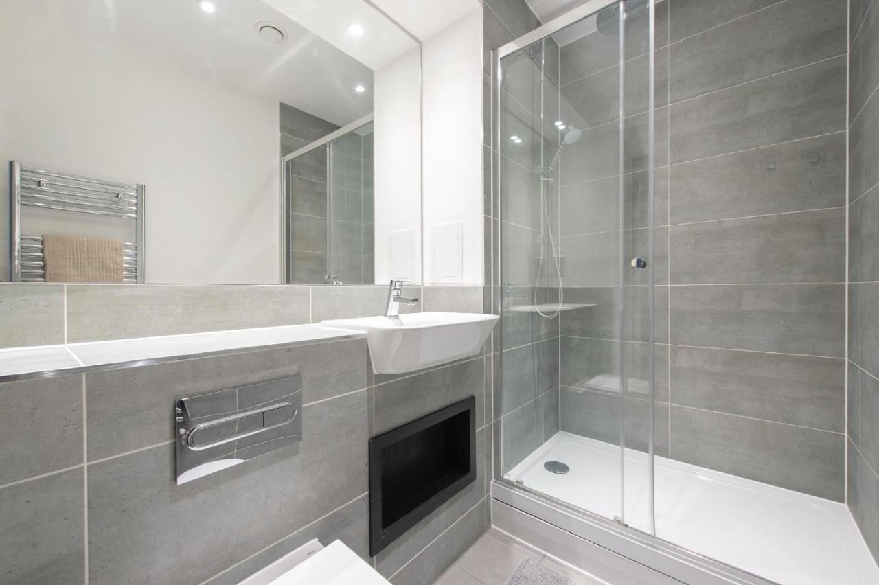 Stunning Luxury 2 Bedroom Appartement *