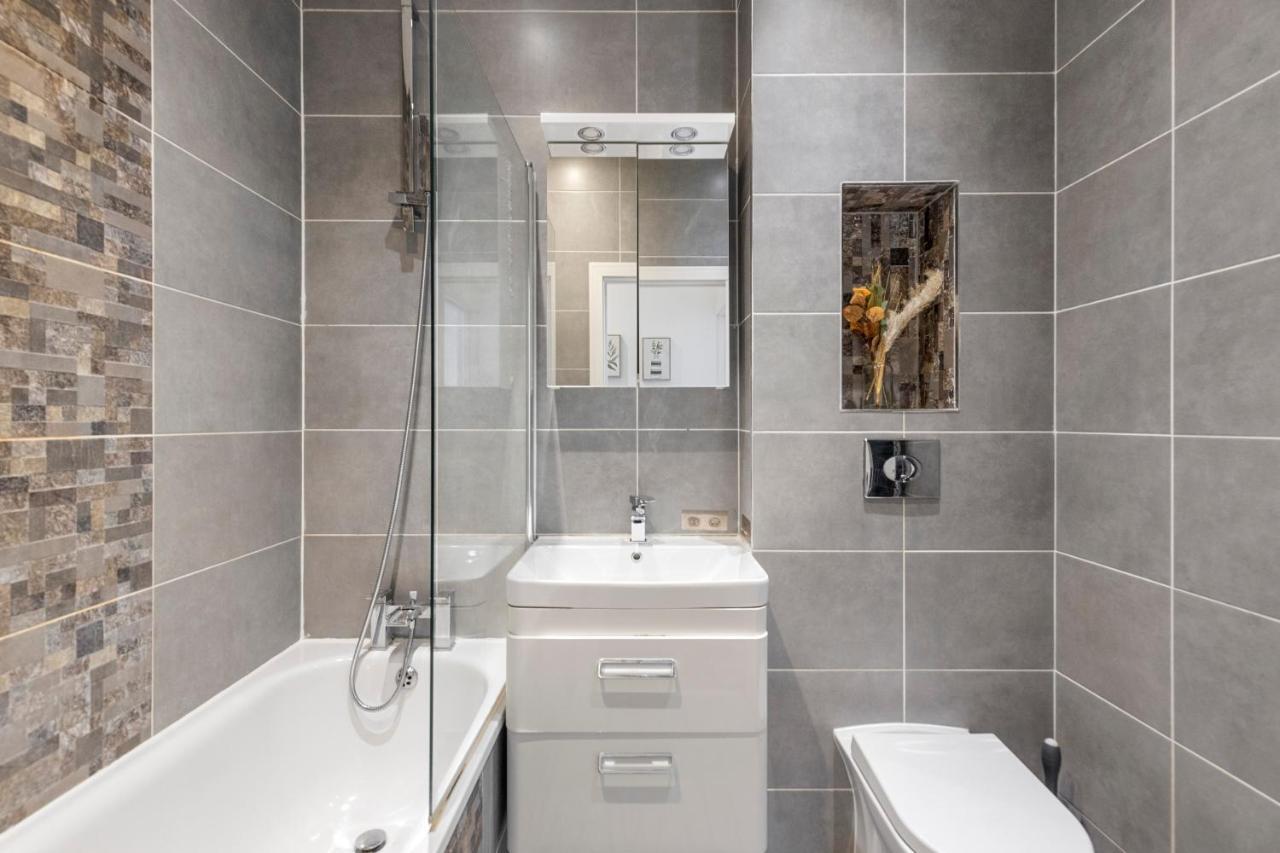 London's Cosy Gem Apartment