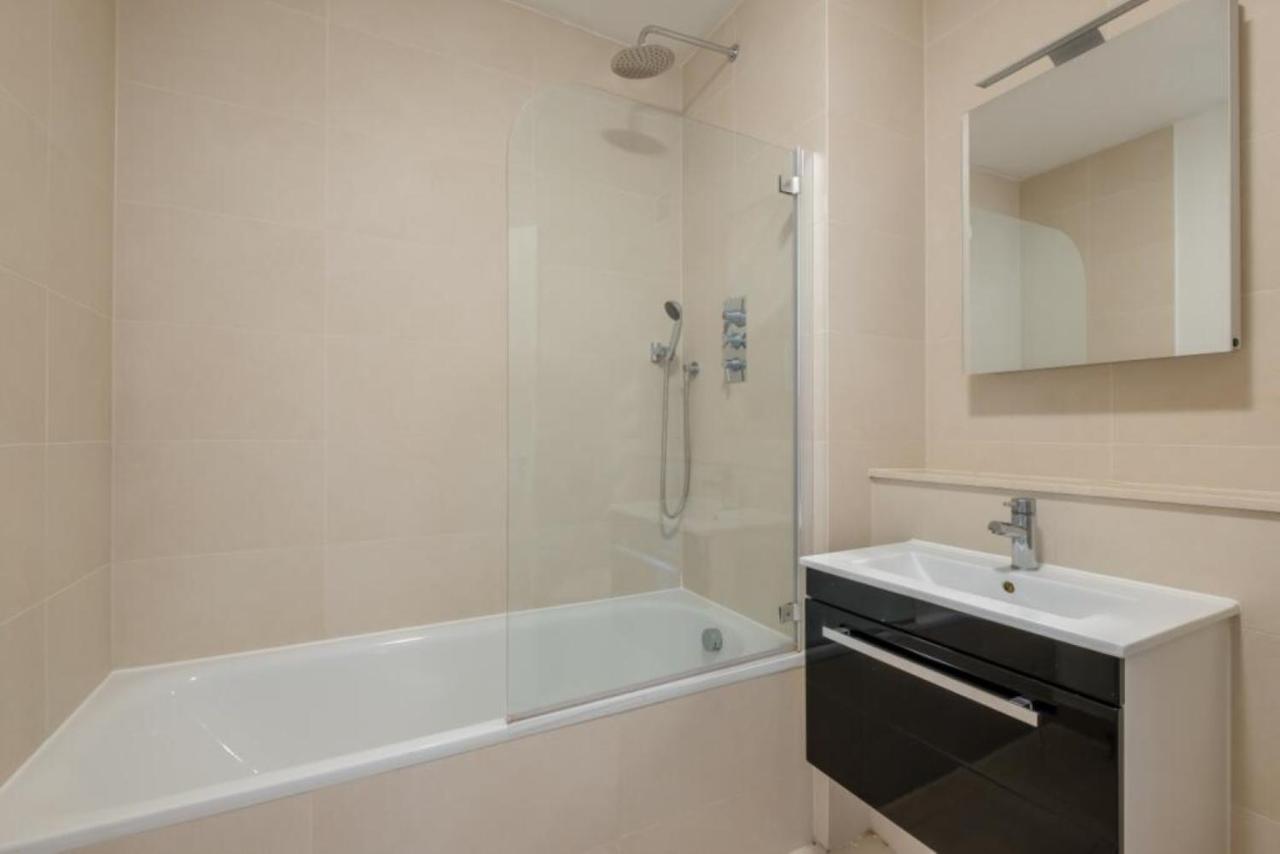 Central Mayfair And Piccadilly Sleeps 6 People Apartment *