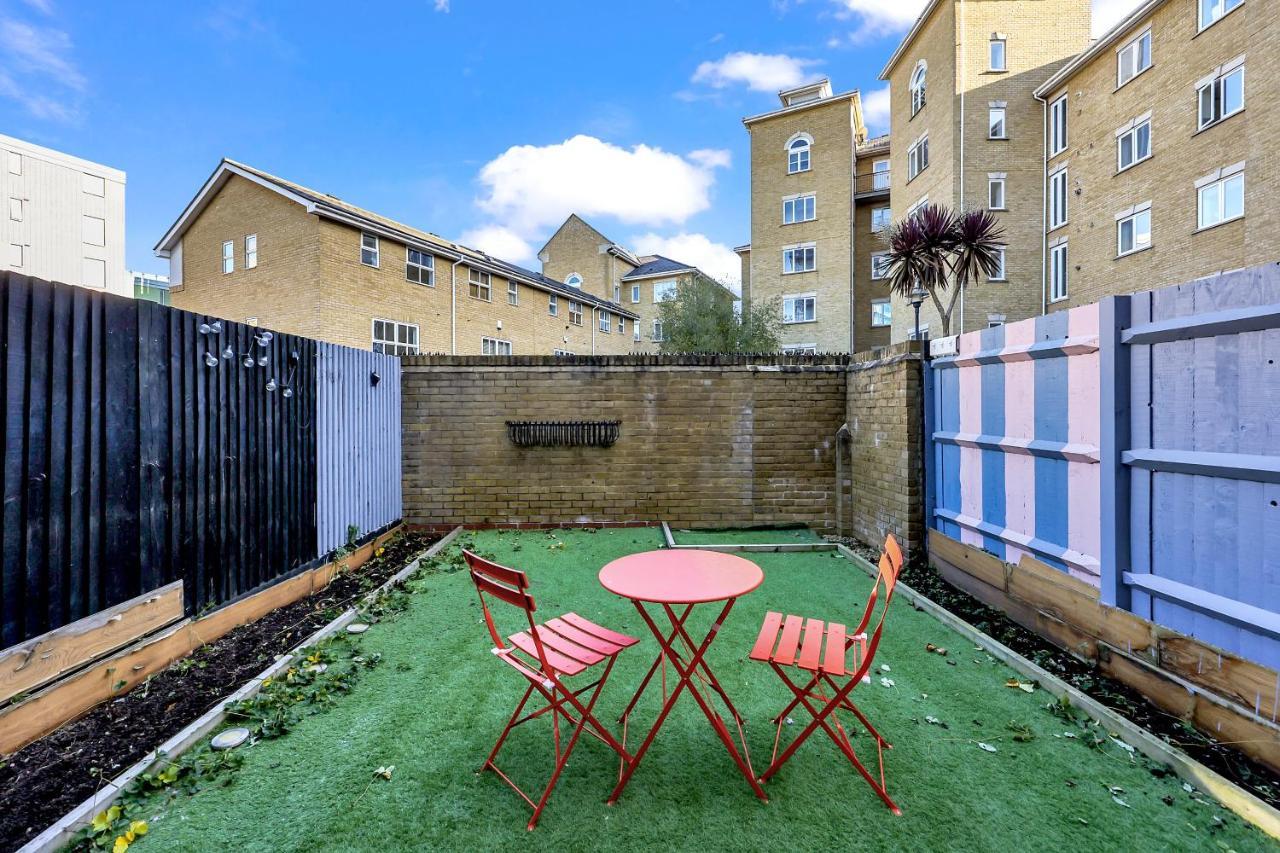 Apartamento Lovely 3 Bedroom House Short Term & Flexible Renting Limehouse With Private Parking And Garden! *