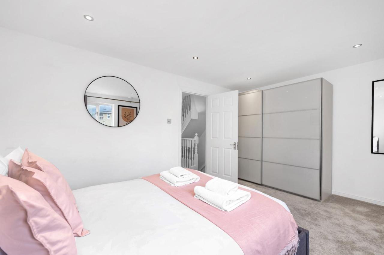 Lovely 3 Bedroom House Short Term & Flexible Renting Limehouse With Private Parking And Garden! Apartamento *