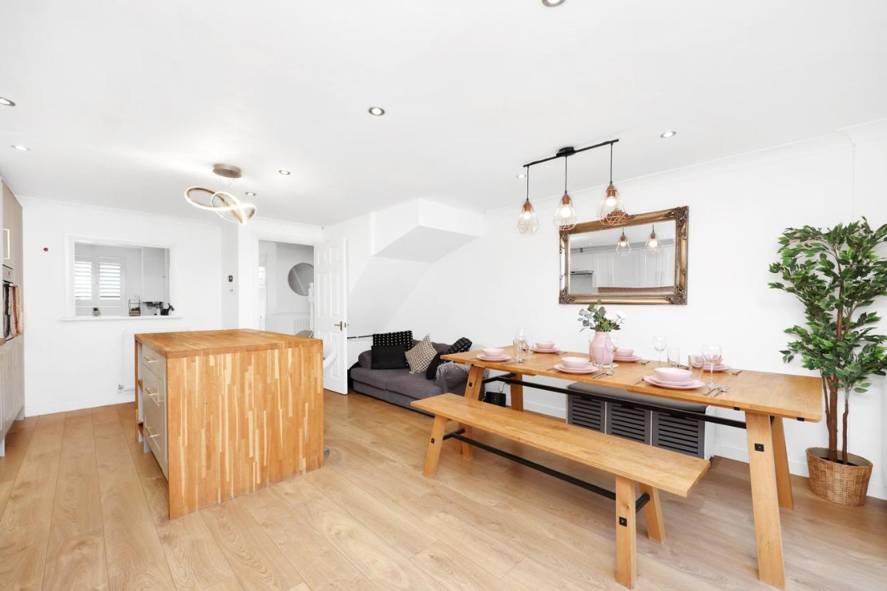 Apartamento Lovely 3 Bedroom House Short Term & Flexible Renting Limehouse With Private Parking And Garden! Londres