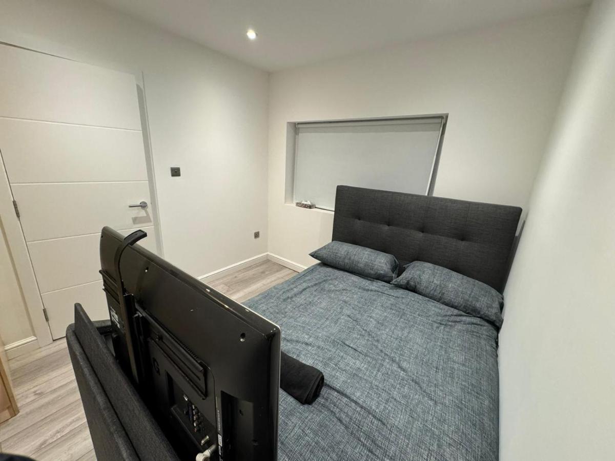 Modern 2bd Apartment *
