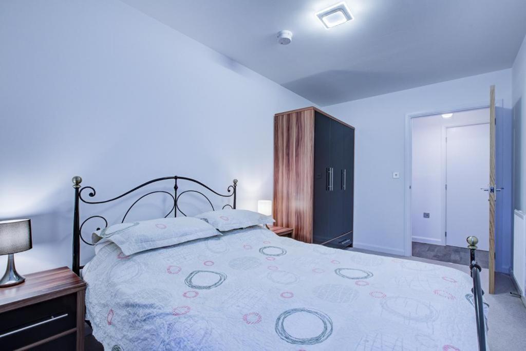 Luxury 2 Bed Flat In A New Block In East Acton Appartement Londres