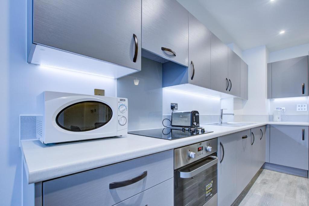 Luxury 2 Bed Flat In A New Block In East Acton Londres