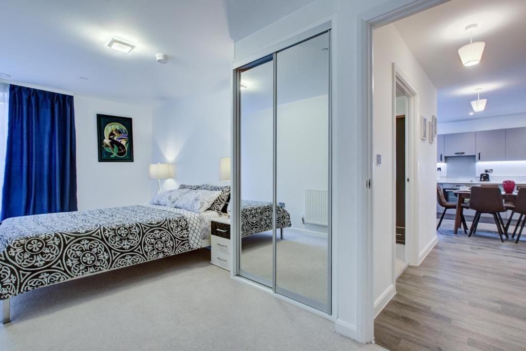 Luxury 2 Bed Flat In A New Block In East Acton Appartement Londres