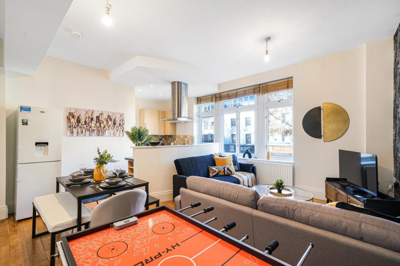 Central Hackney Abode - Balcony Apartment *