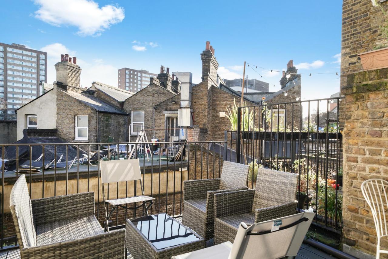 Central Hackney Abode - Balcony Apartment London