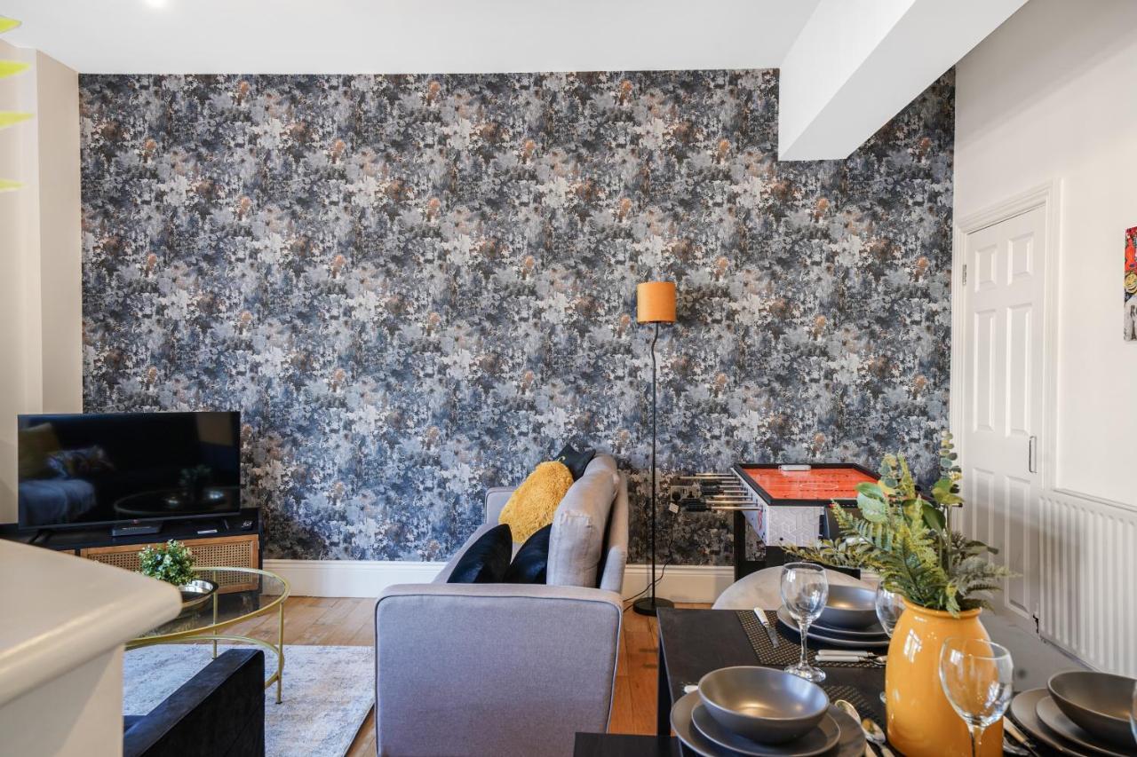 Central Hackney Abode - Balcony Apartment