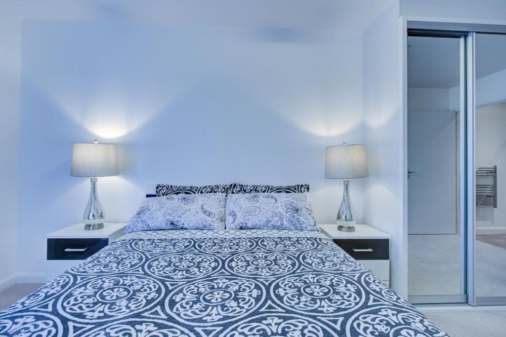Luxury 2 Bed Flat In A New Block In East Acton Apartamento