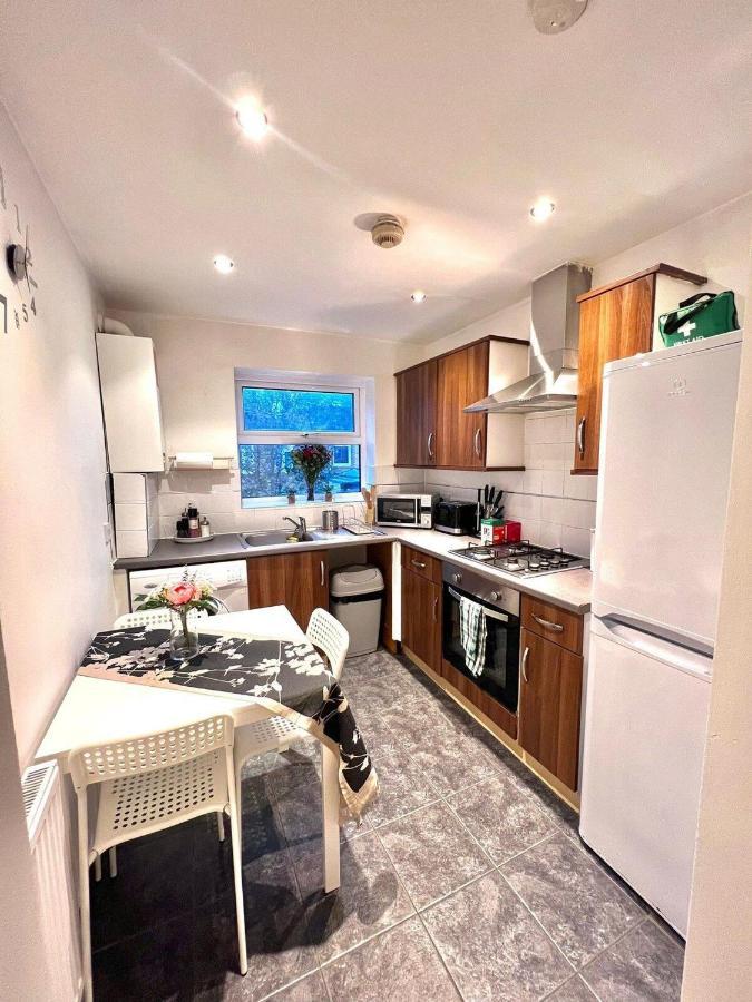 Apartamento Con Ambiente 100% Familiar En Zona Tranquila De Londres *