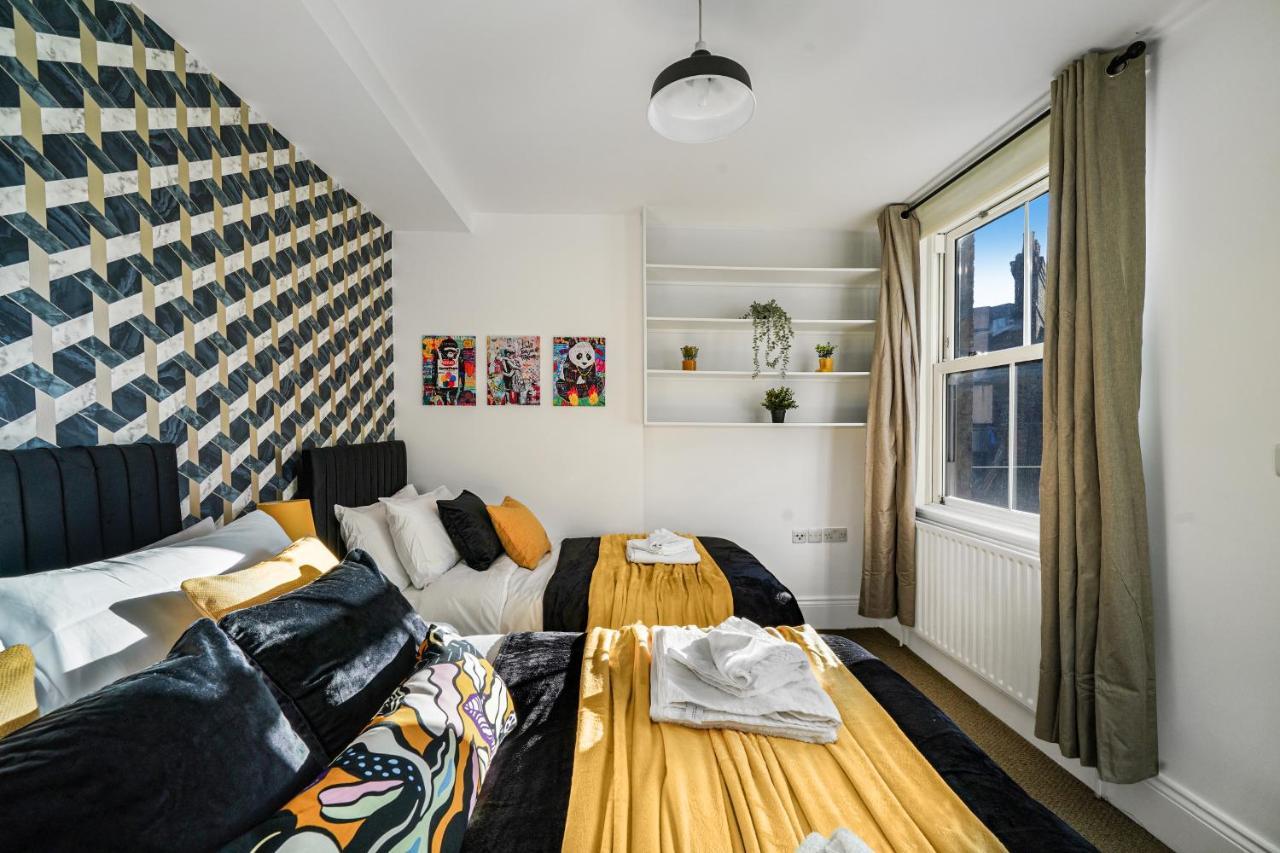 Central Hackney Abode - Balcony * London