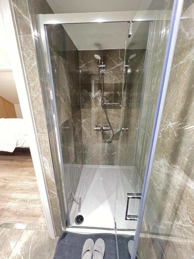 Pensión Stayeasy En-suite *