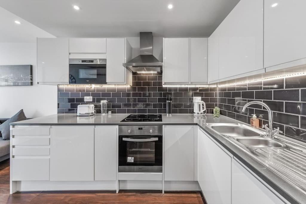One Bedroom Flat In Bp36