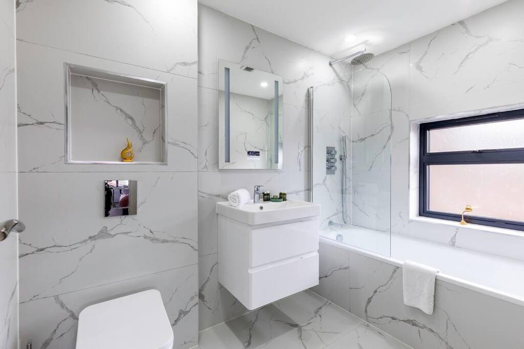 4bed 11 Occupancy Large Flat Elizabeth Line West Flat Free Parking Apartamento Londres