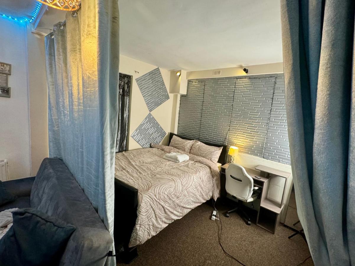 Semay Flat Londres