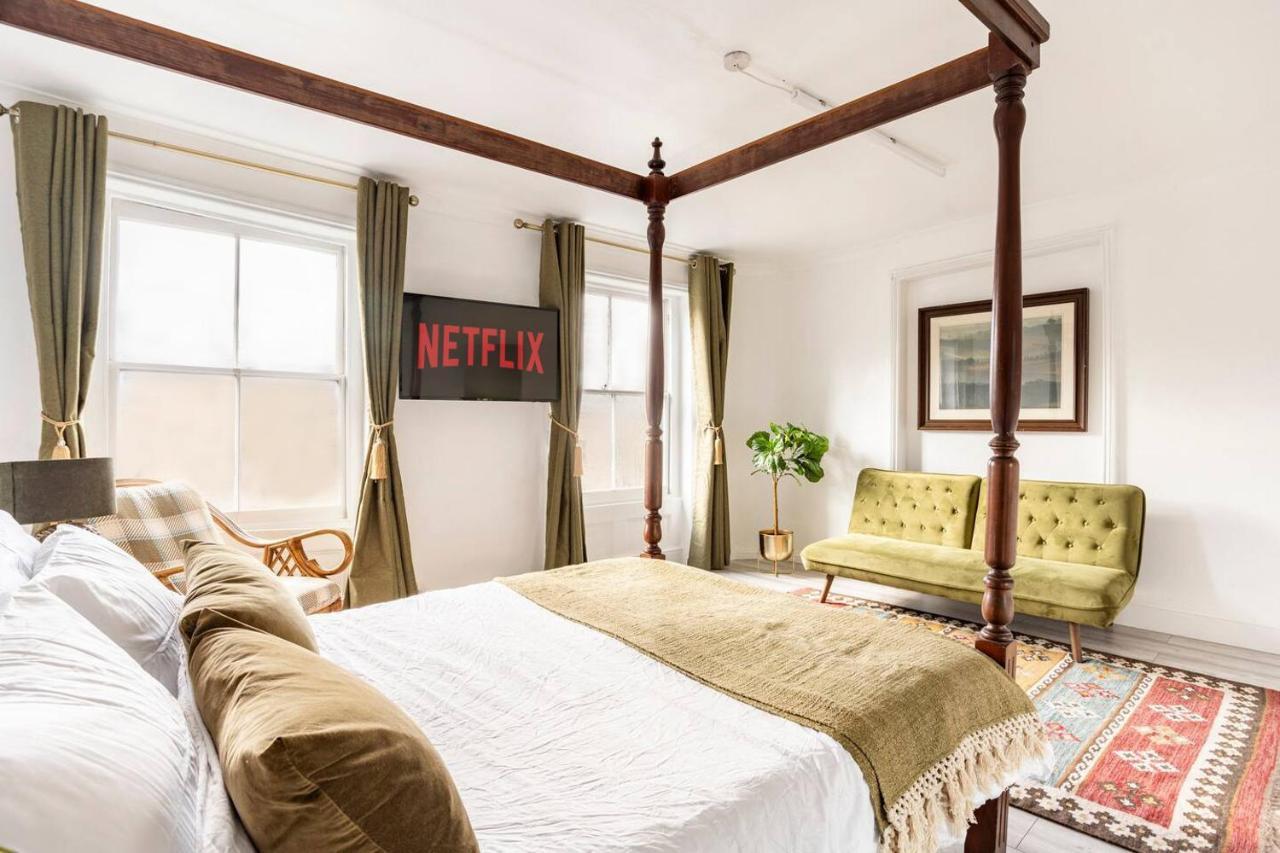 Victorian Style W/ Four-poster Bed In Camden Town * London