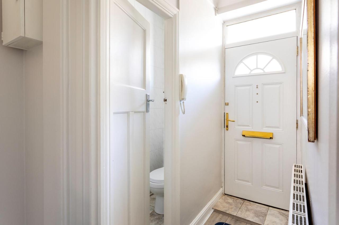 Apartamento West Kensington Balcony Flat Beside Queens Club Londres