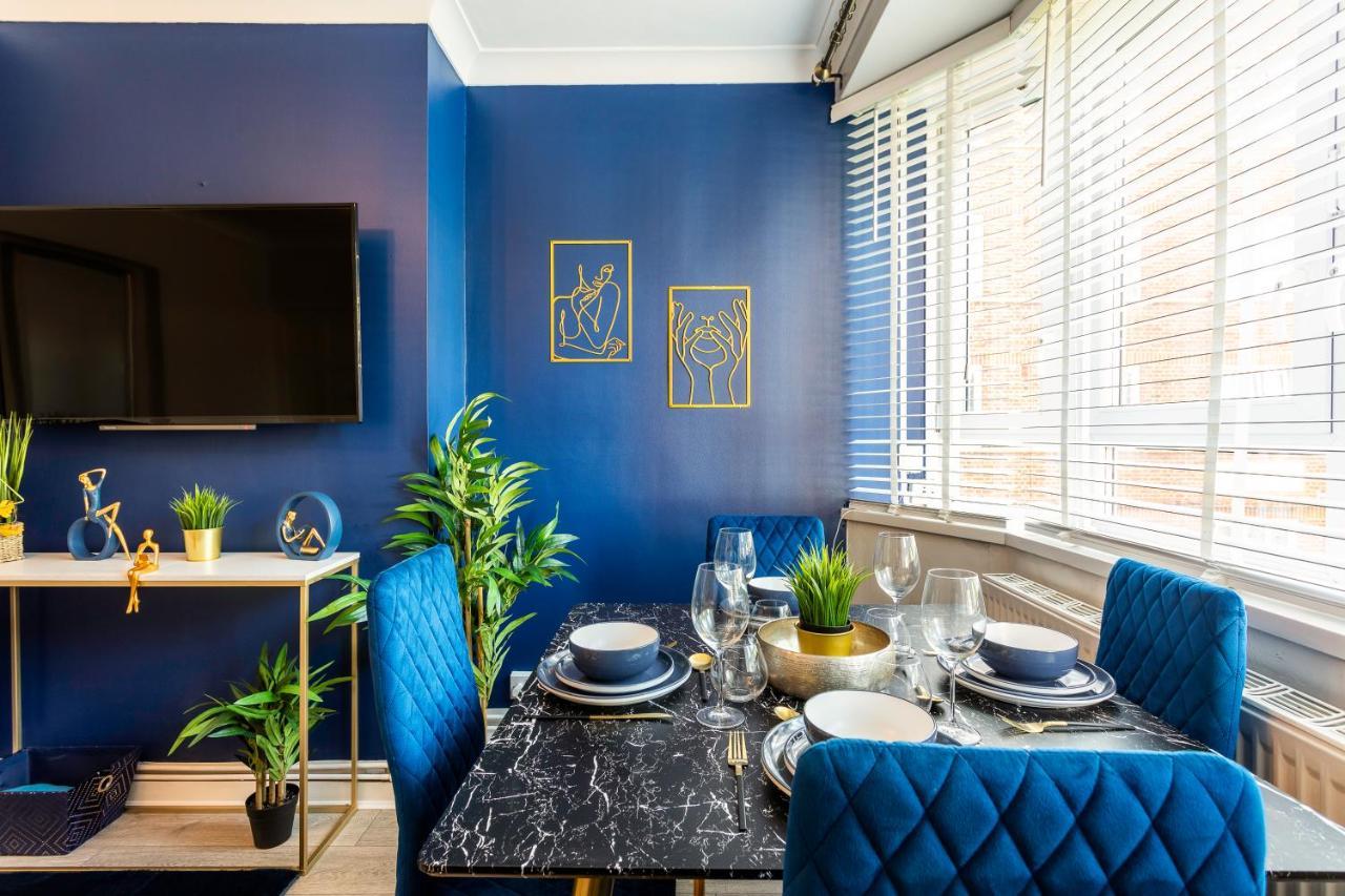 West Kensington Balcony Flat Beside Queens Club *