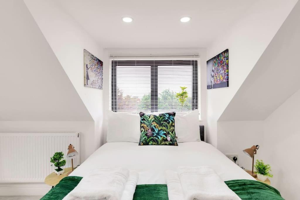 Apartamento Modern 5 Occupancy Flat Free Parking & Views Londres