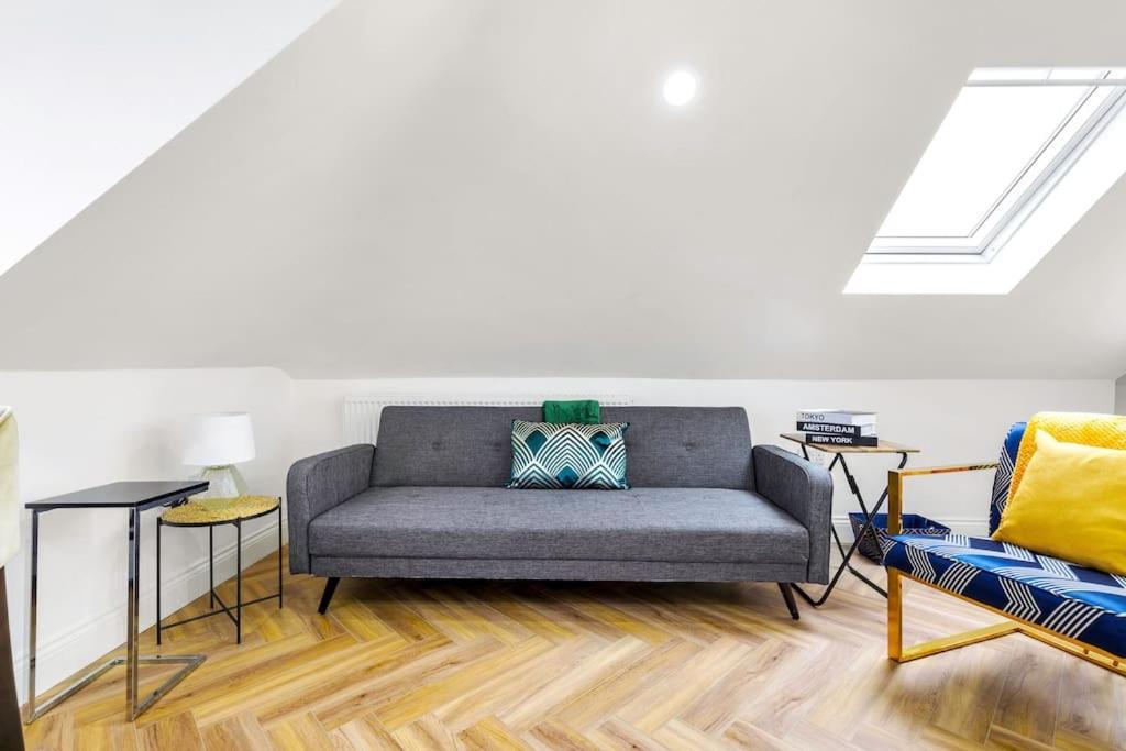 Modern 5 Occupancy Flat Free Parking & Views Apartamento Londres